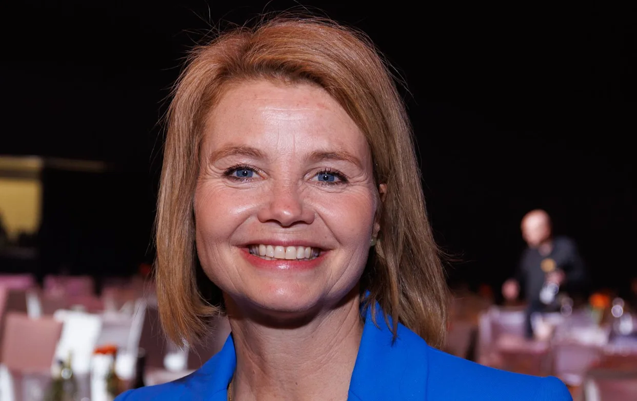 annette frier schlaganfall